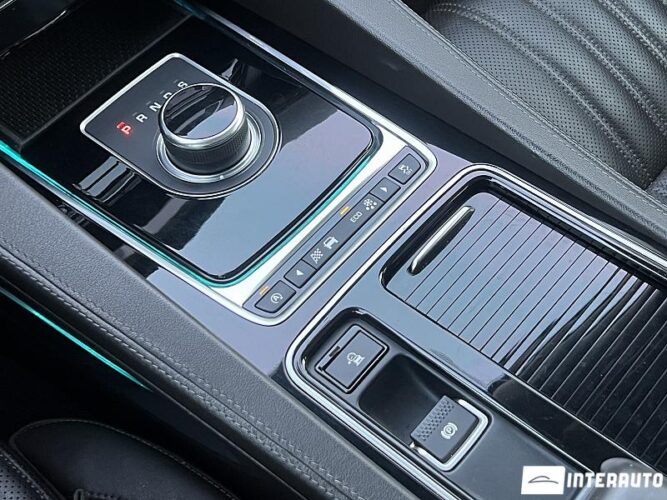 Jaguar F-Pace 56 interauto-car