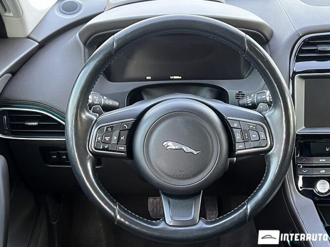 Jaguar F-Pace 48 interauto-car