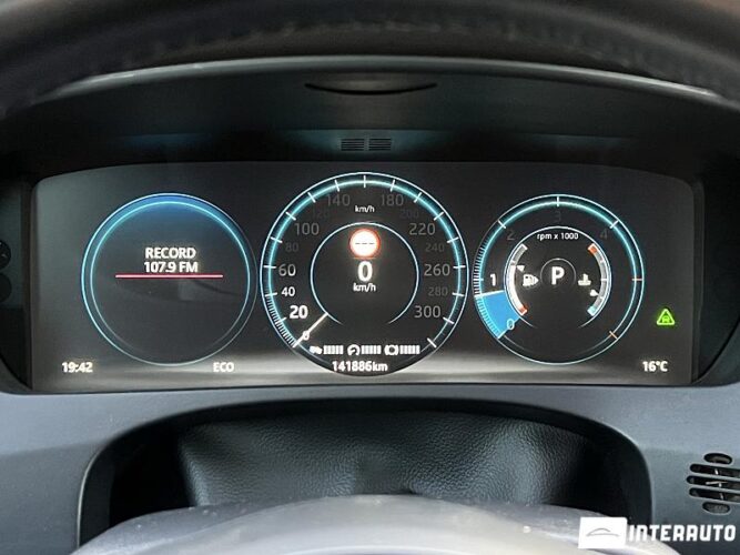 Jaguar F-Pace 52 interauto-car