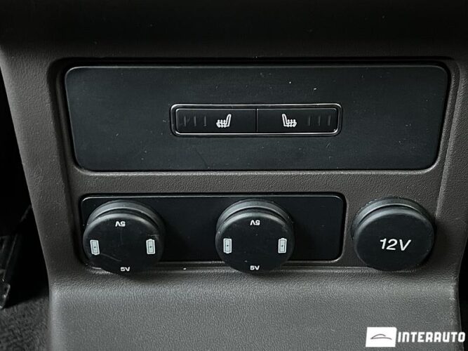 Jaguar F-Pace 59 interauto-car