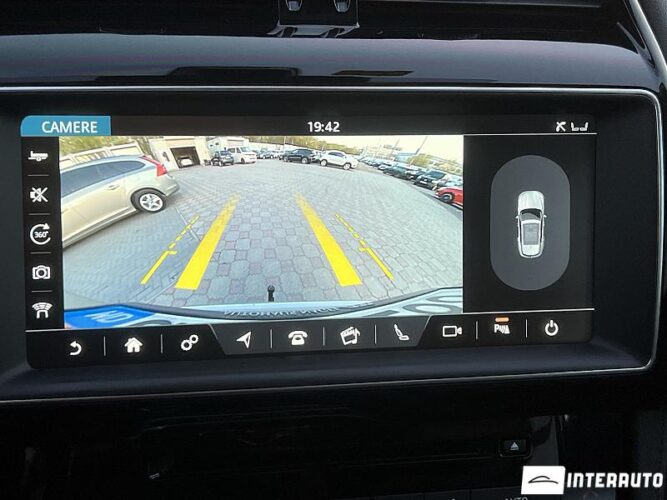 Jaguar F-Pace 55 interauto-car