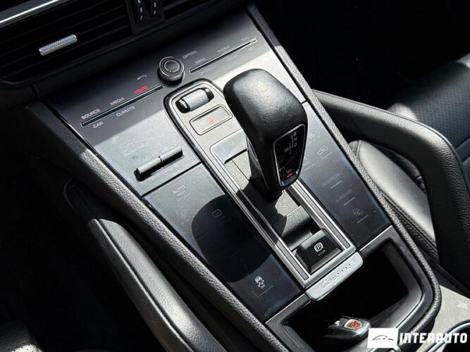 Porsche Cayenne 48 interauto-car
