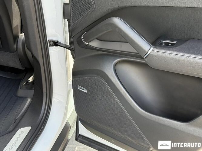 Porsche Cayenne 53 interauto-car