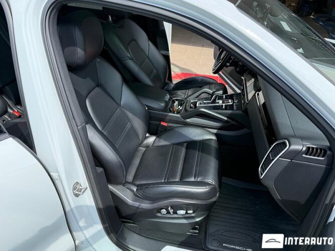Porsche Cayenne 42 interauto-car