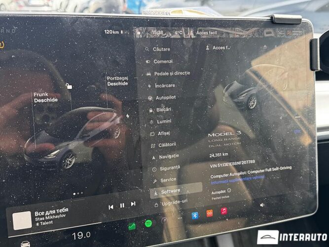 Tesla Model 3 39 interauto-car