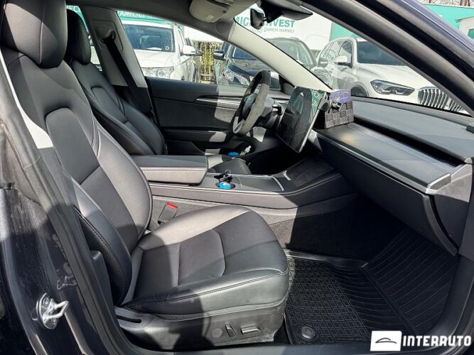 Tesla Model 3 35 interauto-car
