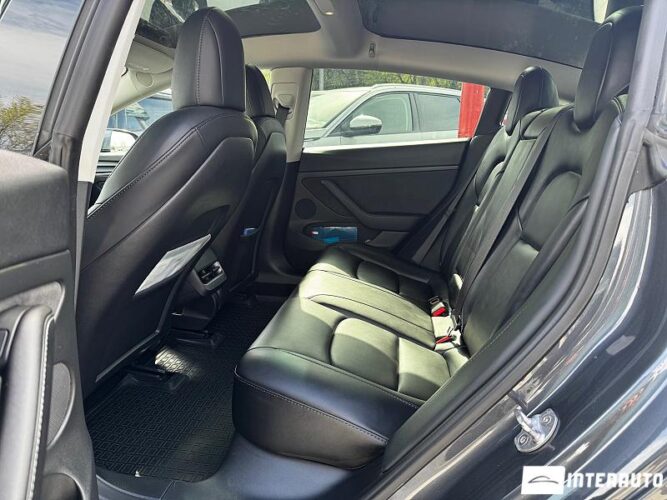 Tesla Model 3 46 interauto-car