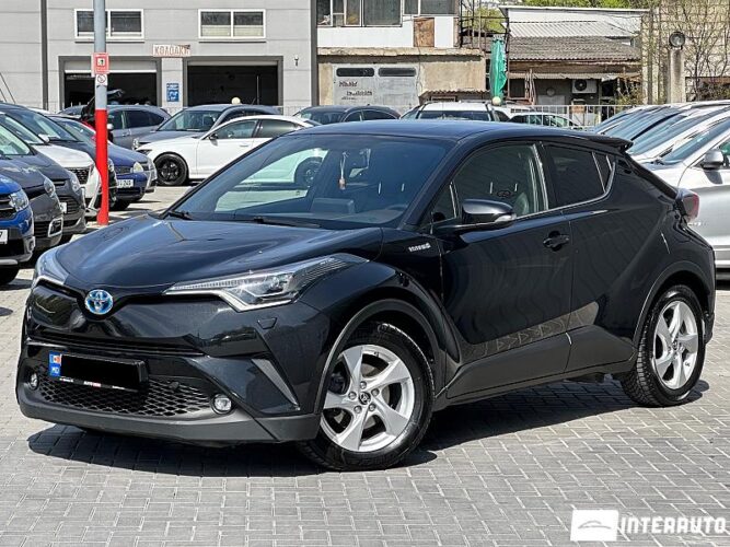 Toyota C-HR 28 interauto-car