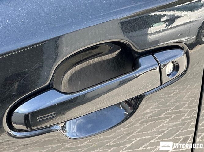 Toyota C-HR 42 interauto-car