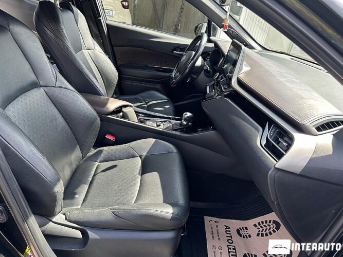 Toyota C-HR 32 interauto-car