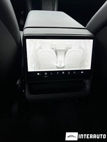 Tesla Model 3 43 interauto-car