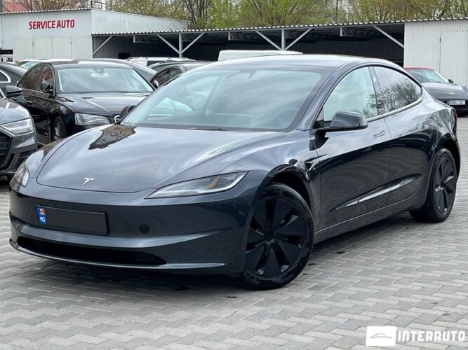 Tesla Model 3 29 interauto-car