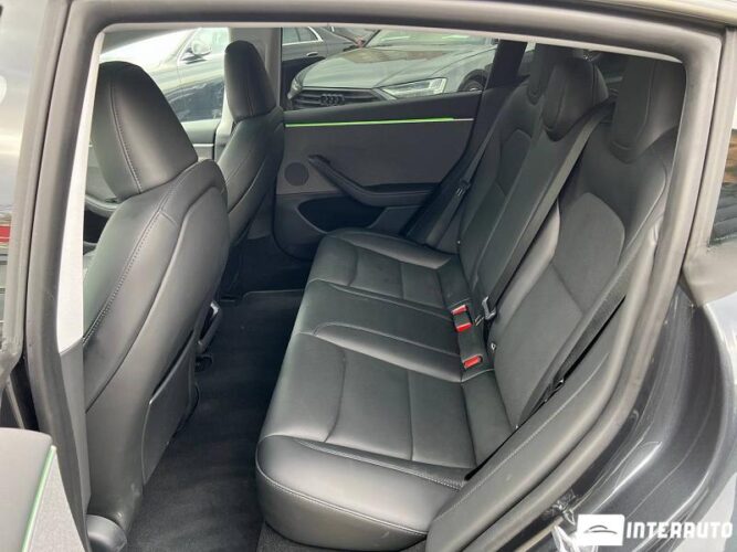 Tesla Model 3 44 interauto-car