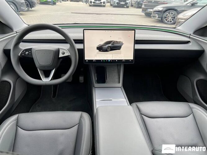 Tesla Model 3 35 interauto-car