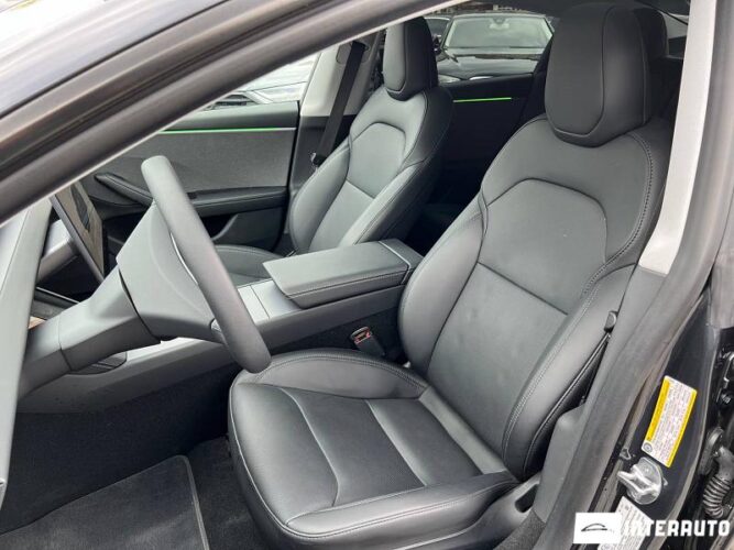 Tesla Model 3 34 interauto-car