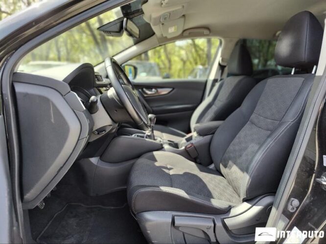 Nissan Qashqai 32 interauto-car