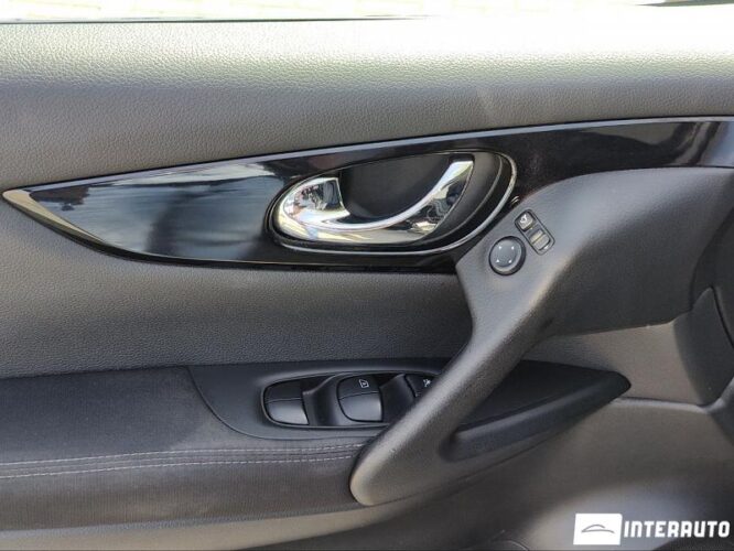 Nissan Qashqai 41 interauto-car