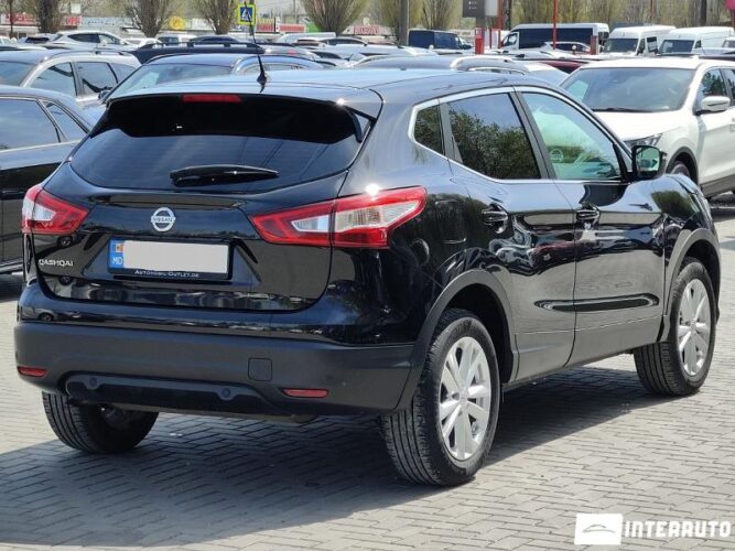 Nissan Qashqai 31 interauto-car