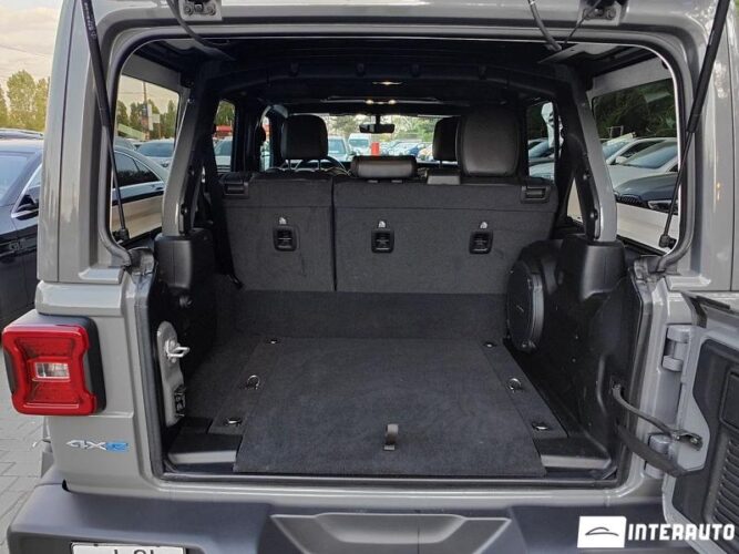 Jeep Wrangler 35 interauto-car