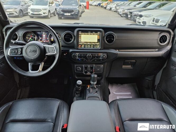 Jeep Wrangler 37 interauto-car