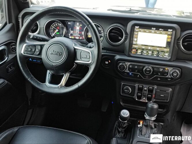 Jeep Wrangler 41 interauto-car