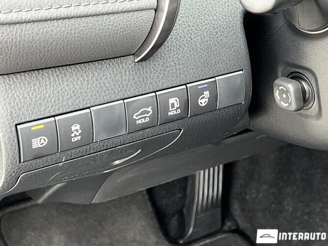 Toyota Camry 44 interauto-car