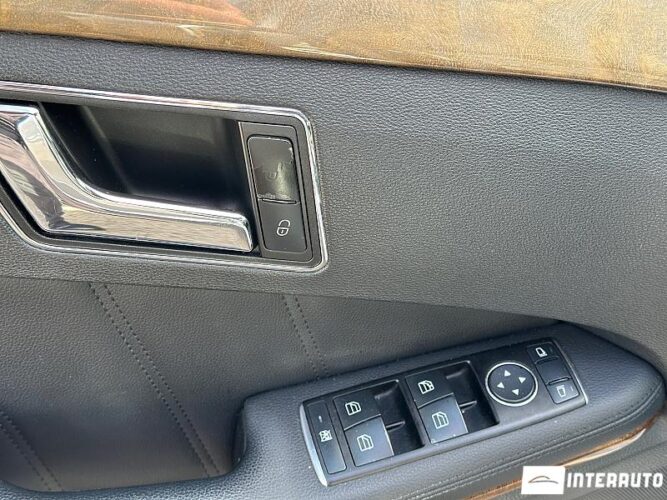 Mercedes E 200 42 interauto-car