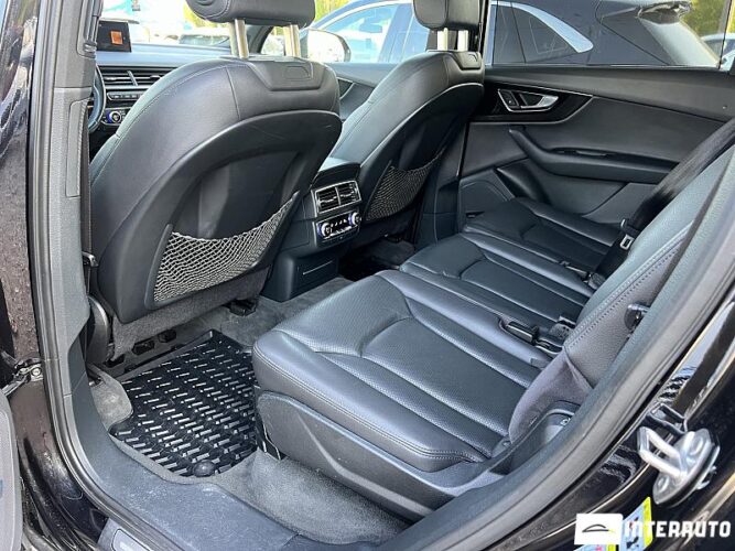 Audi Q7 59 interauto-car