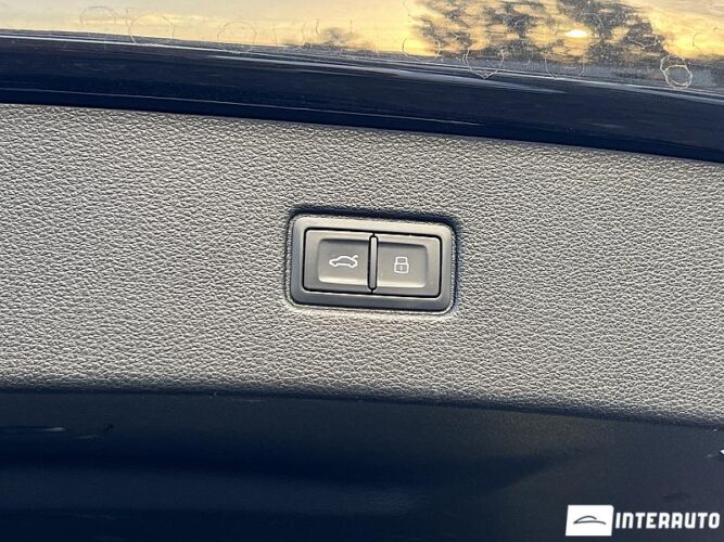 Audi Q7 62 interauto-car