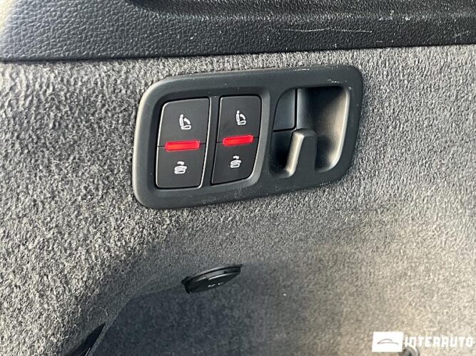 Audi Q7 60 interauto-car