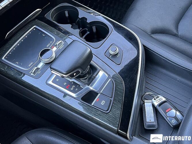 Audi Q7 52 interauto-car