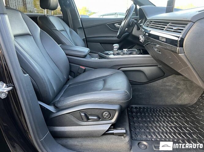 Audi Q7 54 interauto-car