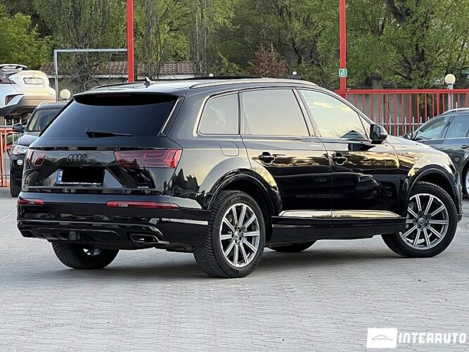 Audi Q7 40 interauto-car