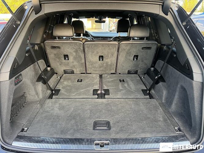 Audi Q7 61 interauto-car