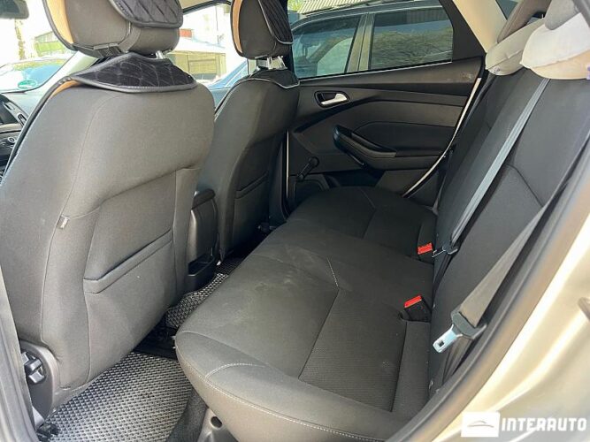 Ford Focus 42 interauto-car