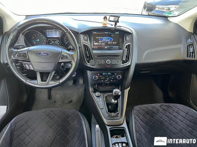 Ford Focus 34 interauto-car