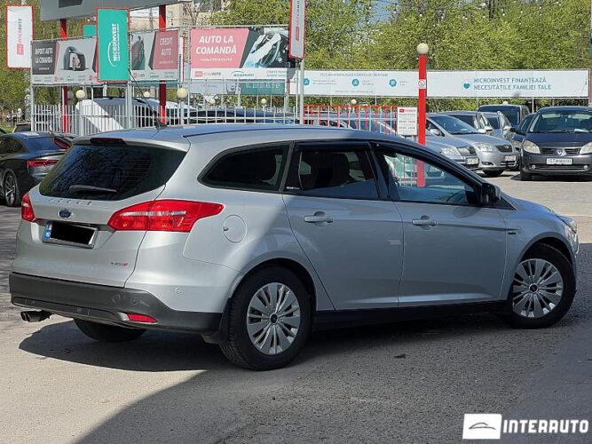 Ford Focus 31 interauto-car