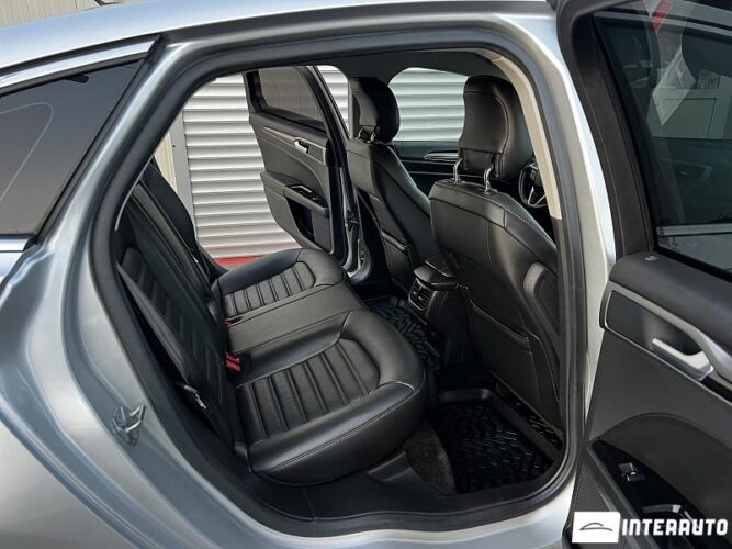Ford Fusion 38 interauto-car
