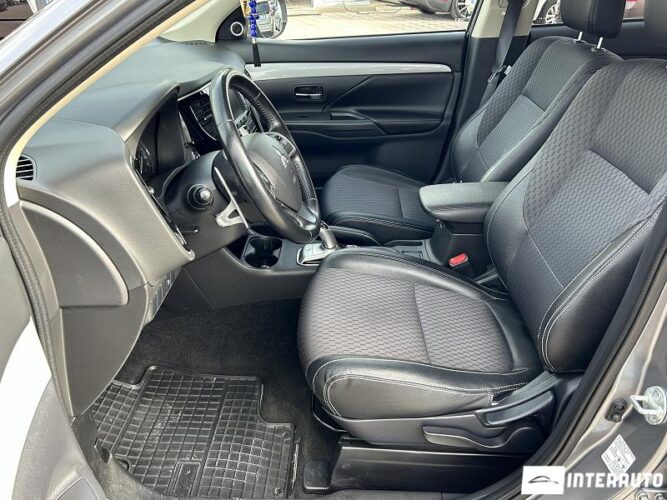 Mitsubishi Outlander 37 interauto-car
