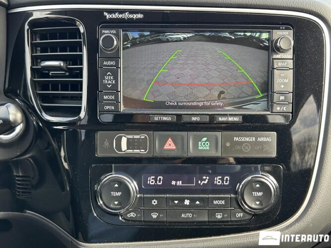 Mitsubishi Outlander 42 interauto-car