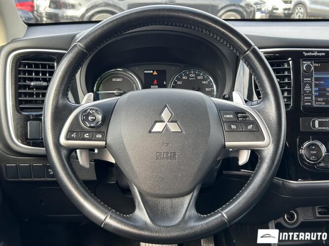 Mitsubishi Outlander 40 interauto-car