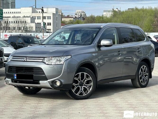 Mitsubishi Outlander 30 interauto-car