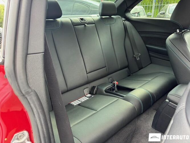 BMW M240i 40 interauto-car