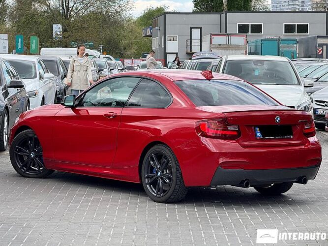BMW M240i 30 interauto-car