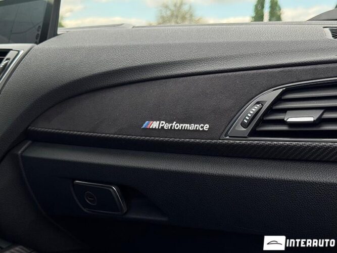 BMW M240i 37 interauto-car