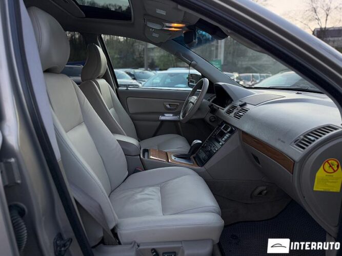 Volvo XC 90 42 interauto-car