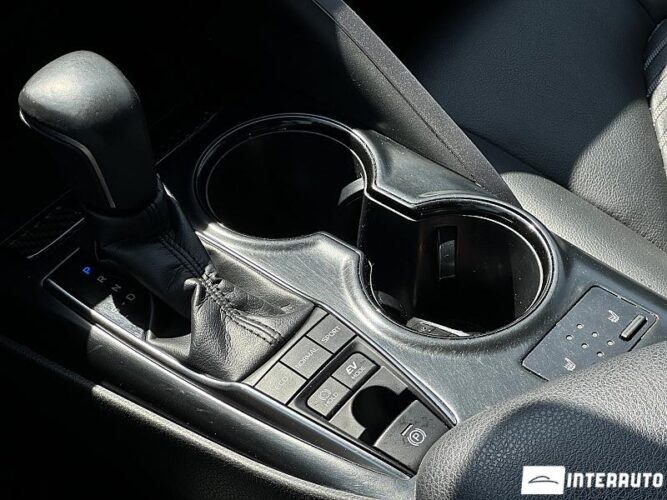 Toyota Camry 41 interauto-car