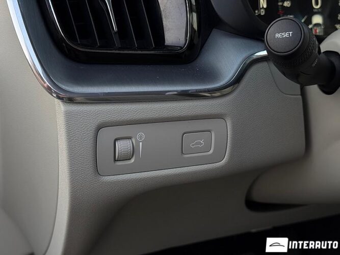 Volvo XC 60 35 interauto-car