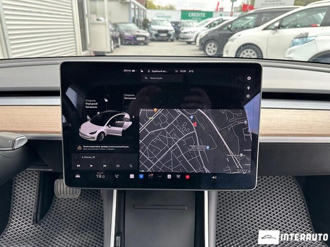 Tesla Model 3 39 interauto-car