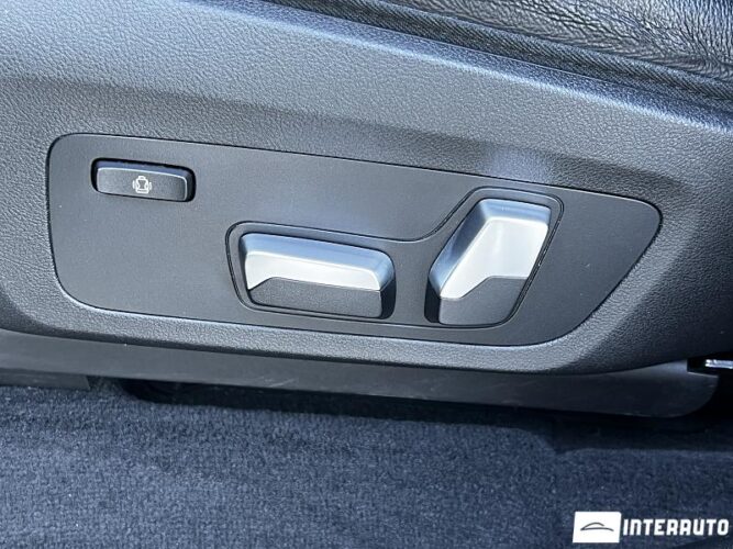BMW X3 3.0e 49 interauto-car